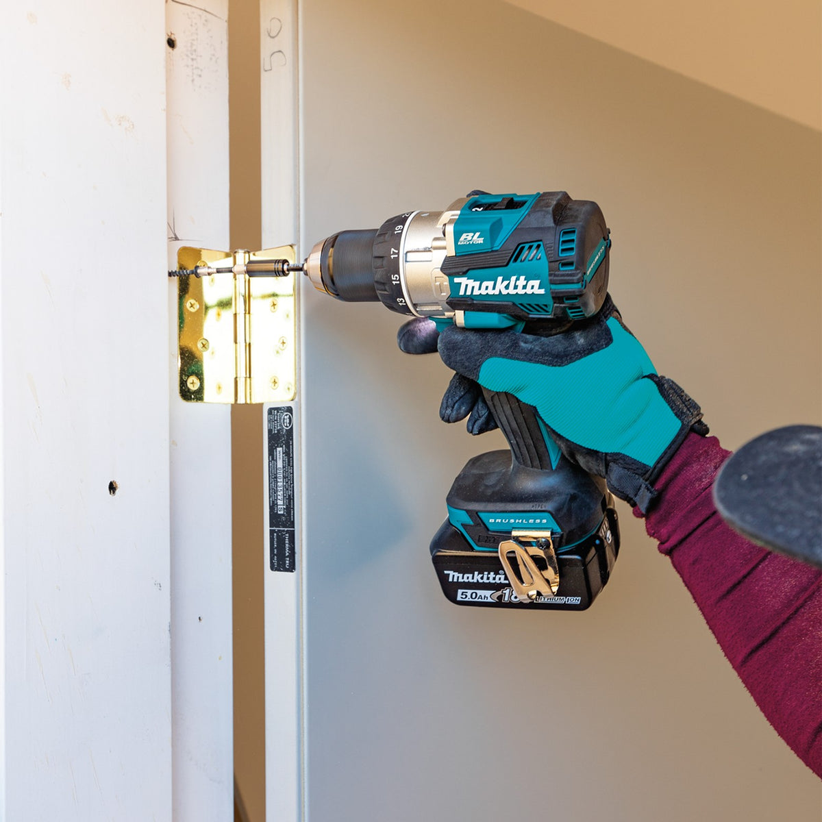Taladro Percutor Makita 18V 100% Original de Fábrica + 2 Baterías + Cargador y Maletín